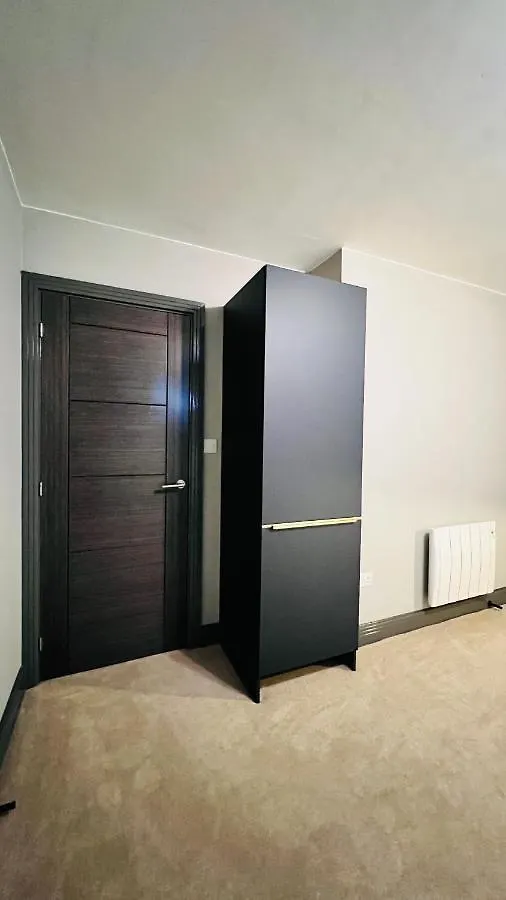 Sheffield Oasis Daire 0*,  Birleşik Krallık